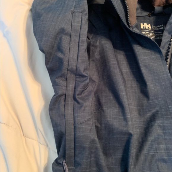 Insulated Helly Hansen Ski Jacket - Picture 4 of 8